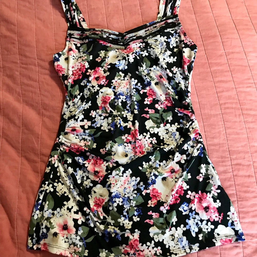 White House Black Market floral tank